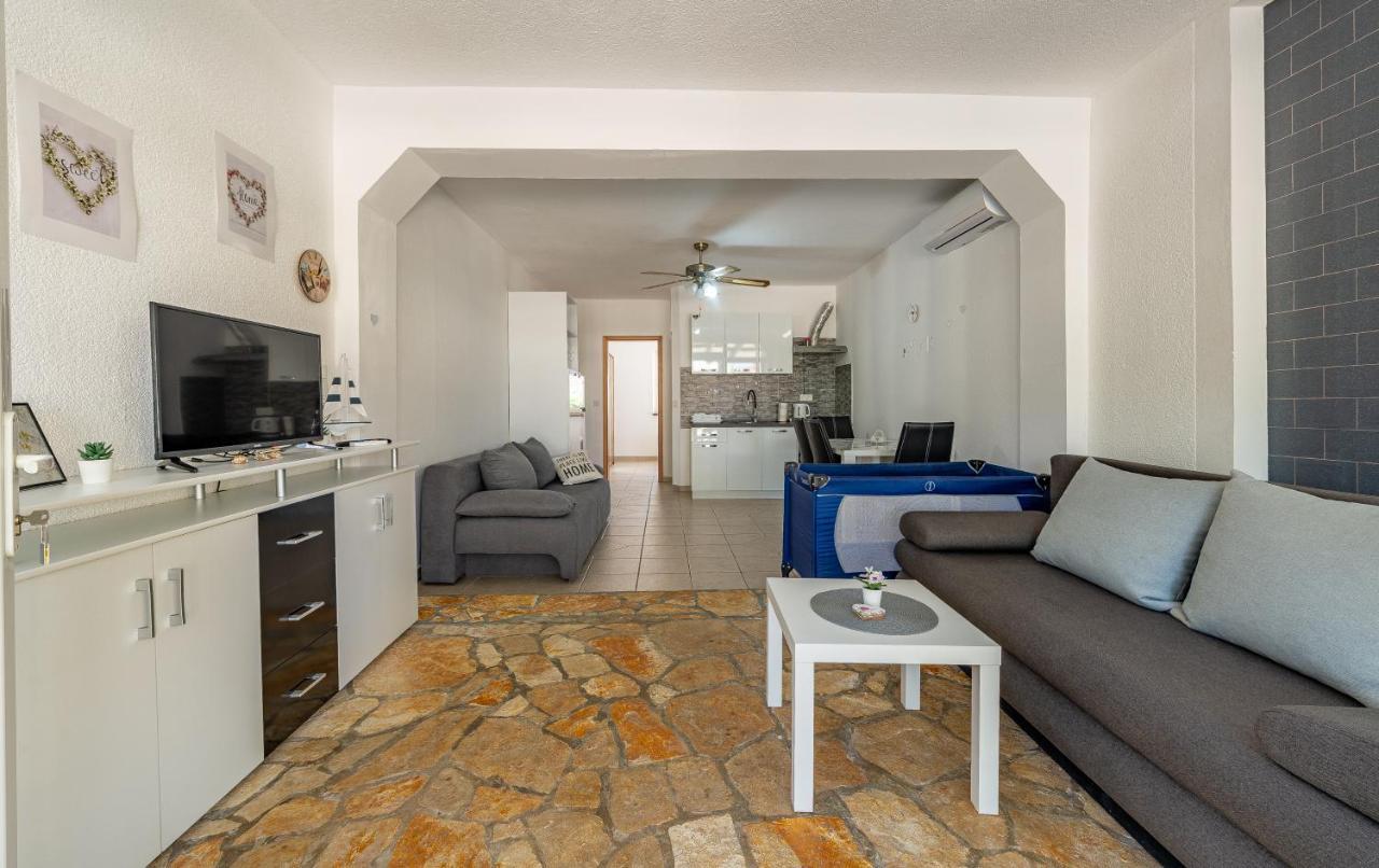 Apartments Villa Agape Вир Екстер'єр фото