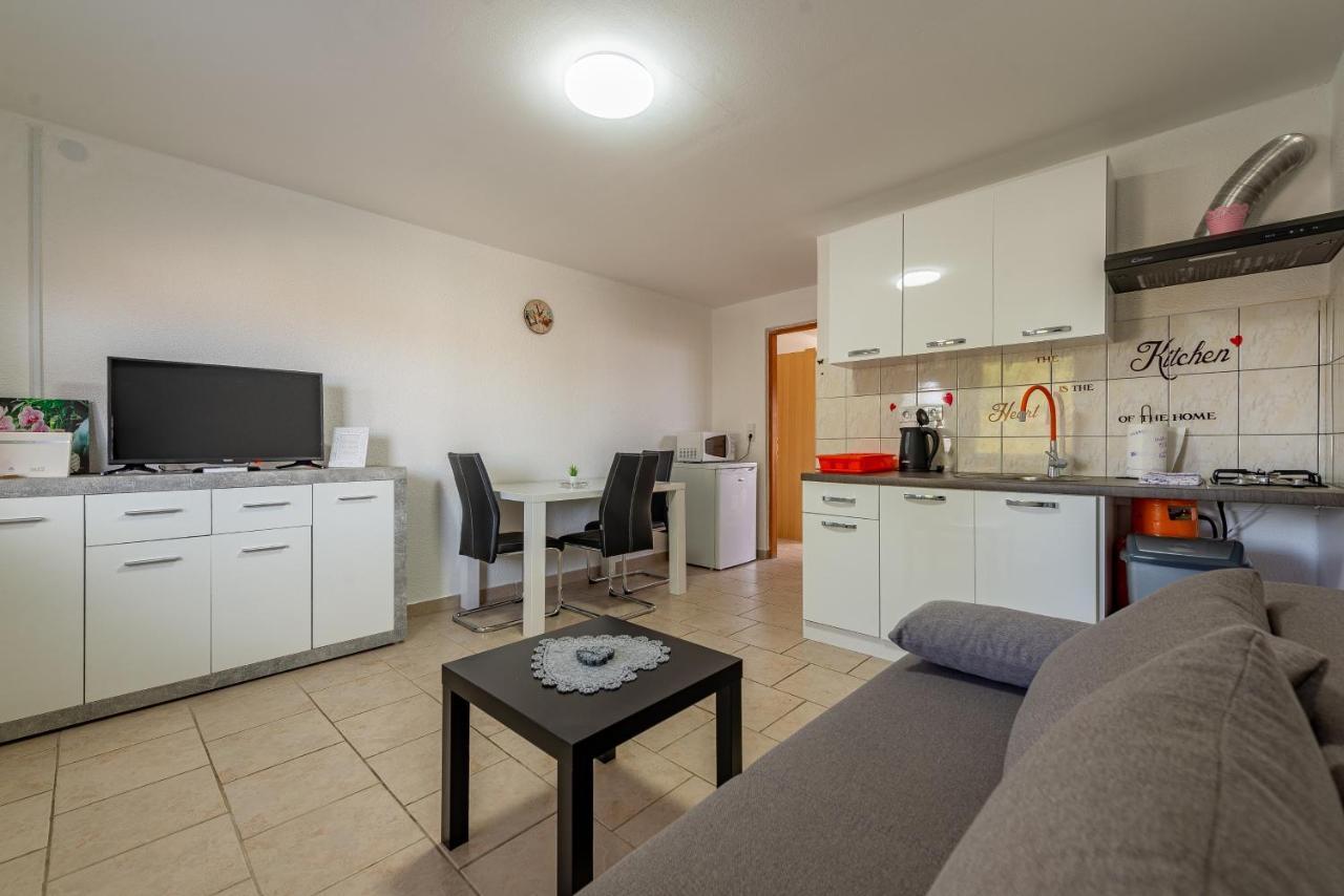 Apartments Villa Agape Вир Екстер'єр фото