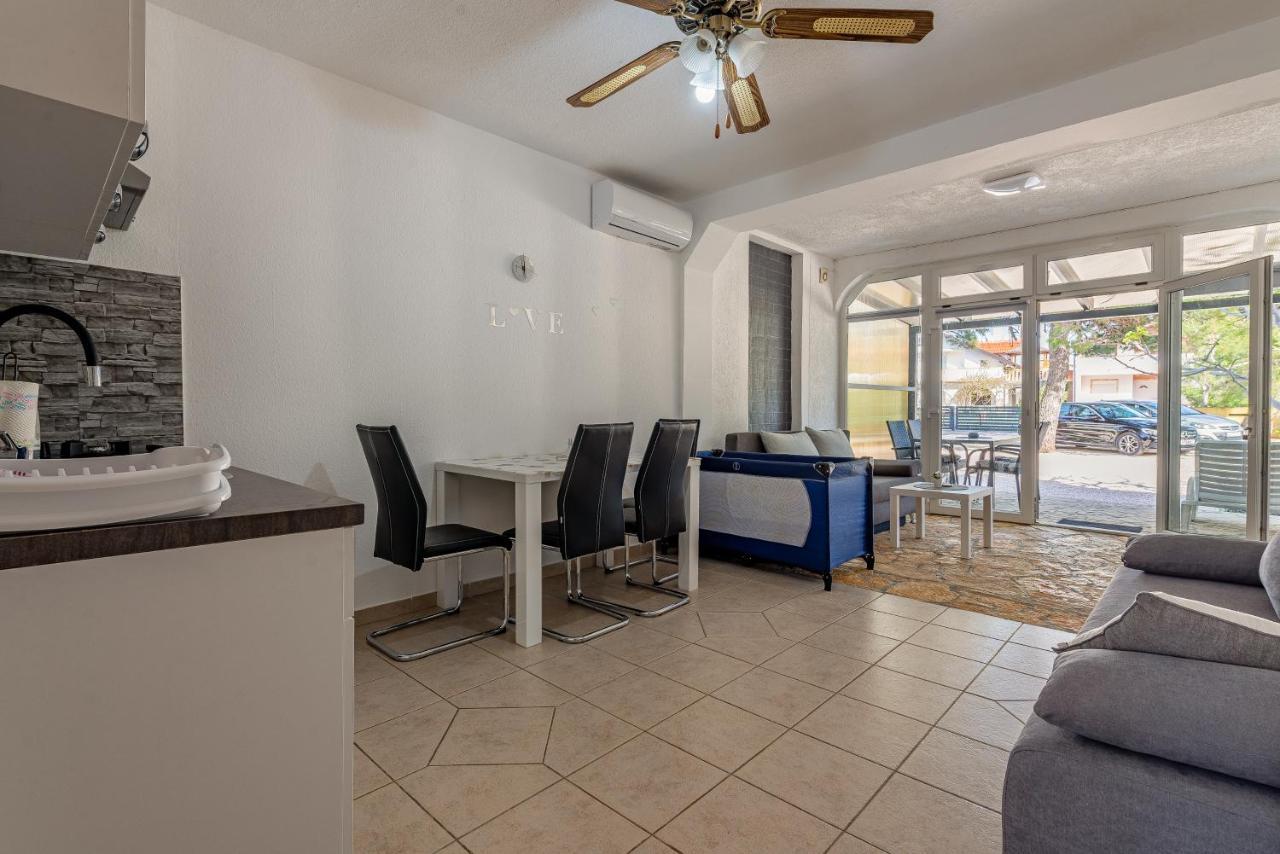 Apartments Villa Agape Вир Екстер'єр фото