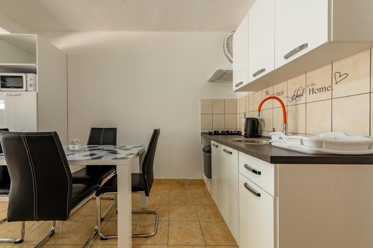 Apartments Villa Agape Вир Екстер'єр фото